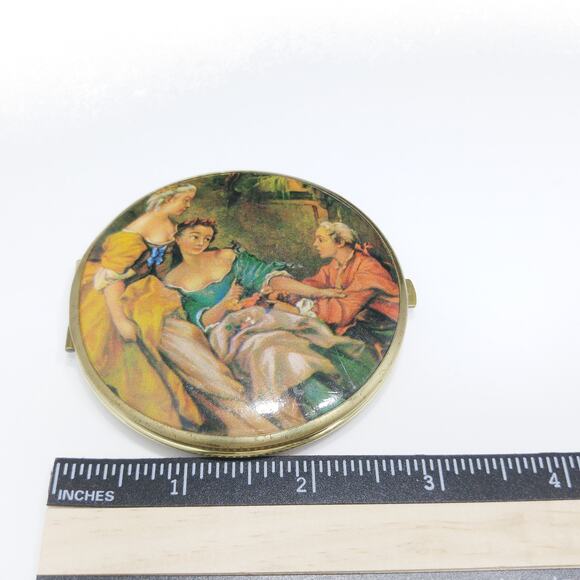 Vintage Two Mirror Compact, Victorian Romantic Scene, 1950s Accessory - Picture 6 of 10